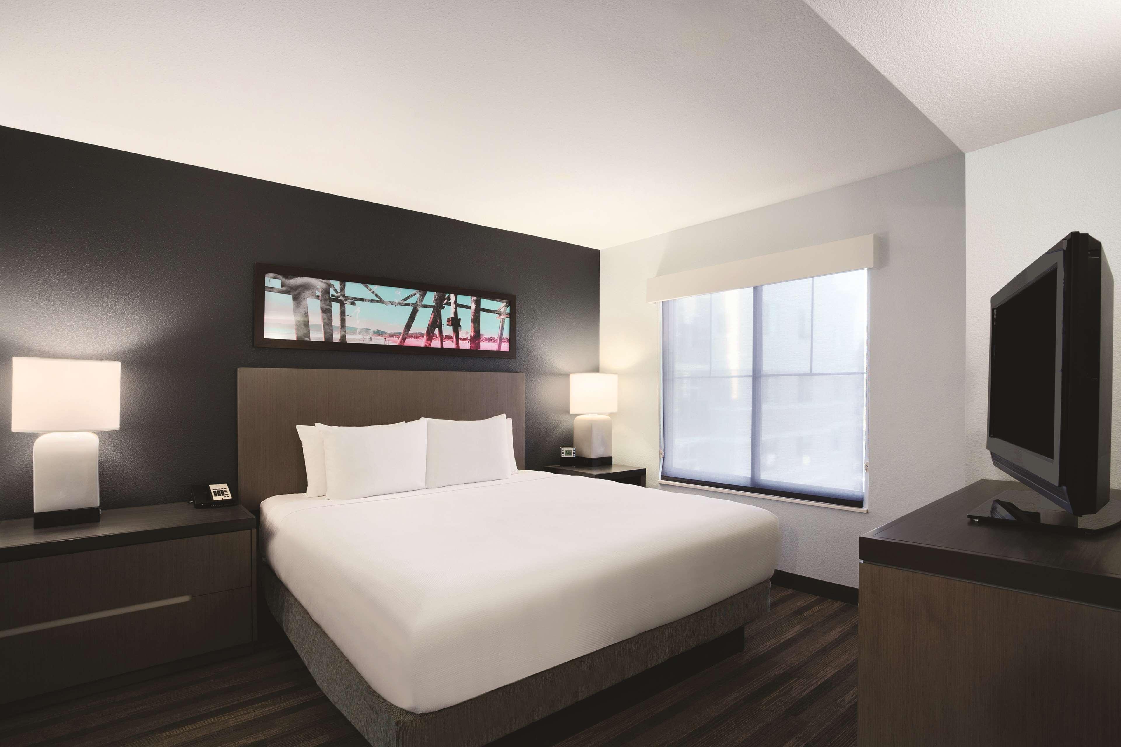 Hotel Hyatt House Pleasant Hill Extérieur photo